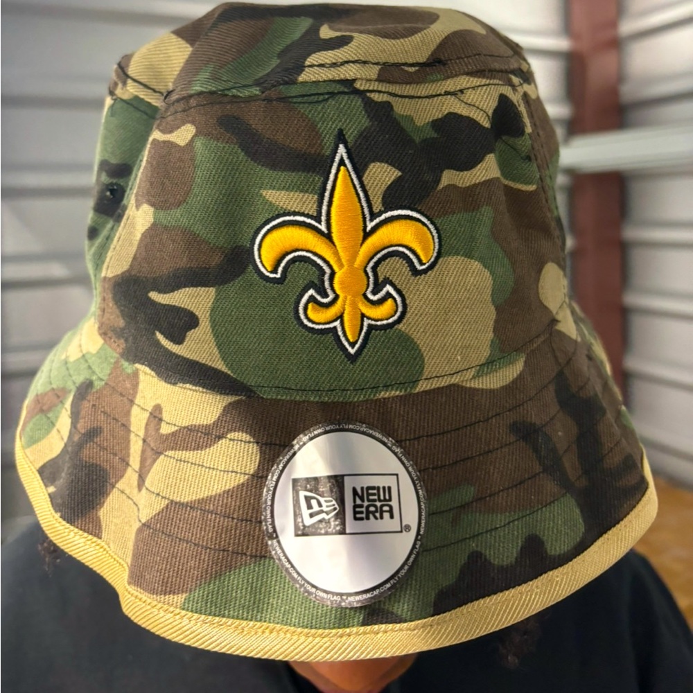 New era camo saints bucket hat